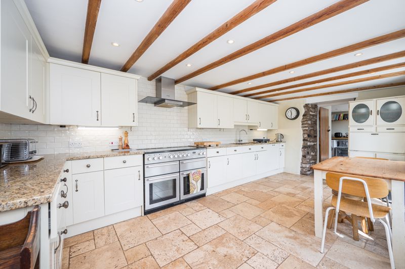 Kitchen- click for photo gallery
